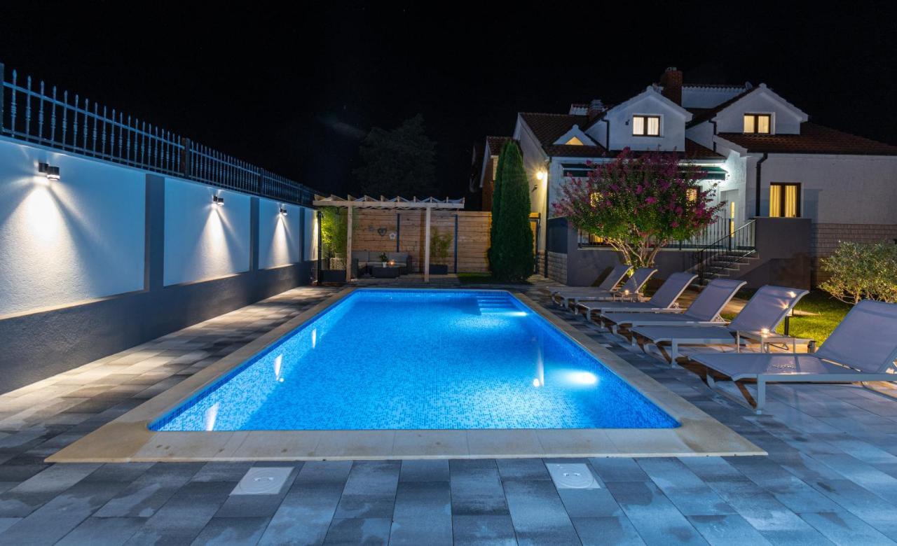 The Oasis Villa Trilj Exterior photo