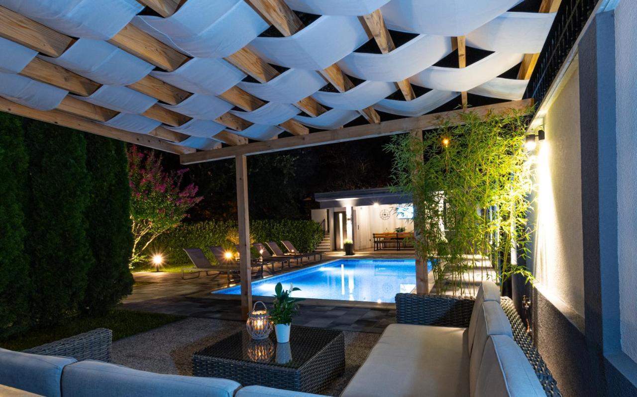 The Oasis Villa Trilj Exterior photo