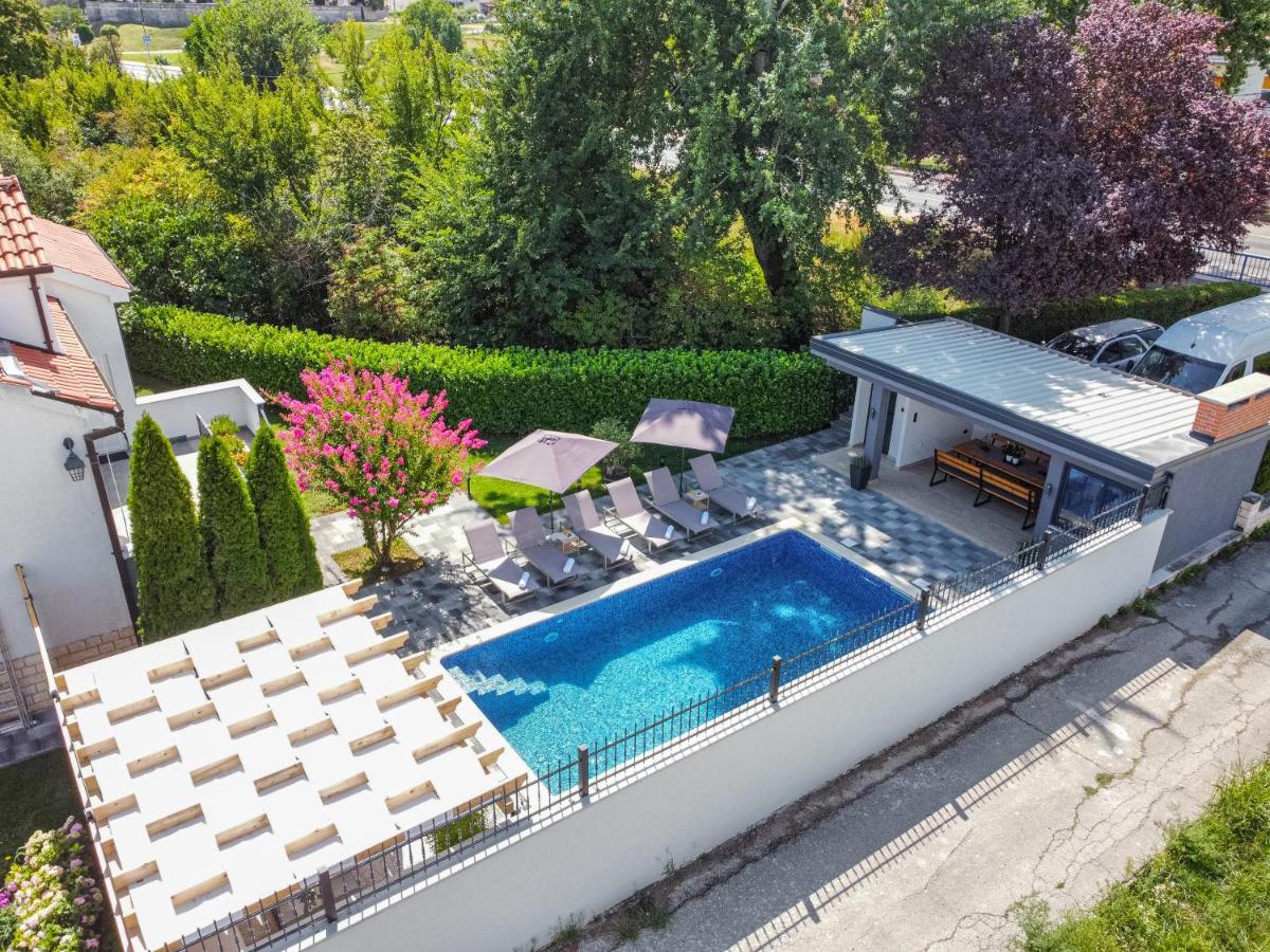 The Oasis Villa Trilj Exterior photo