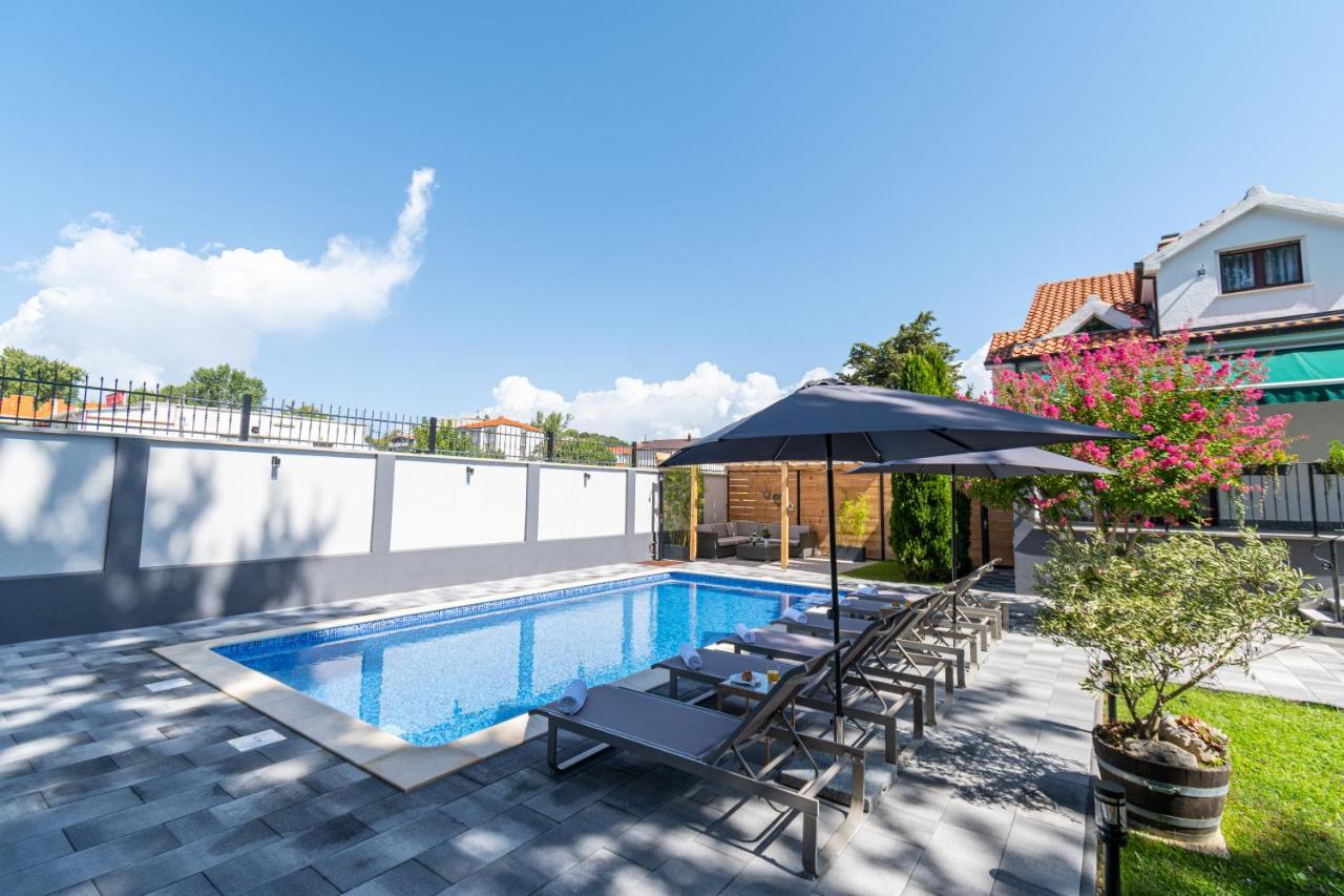 The Oasis Villa Trilj Exterior photo